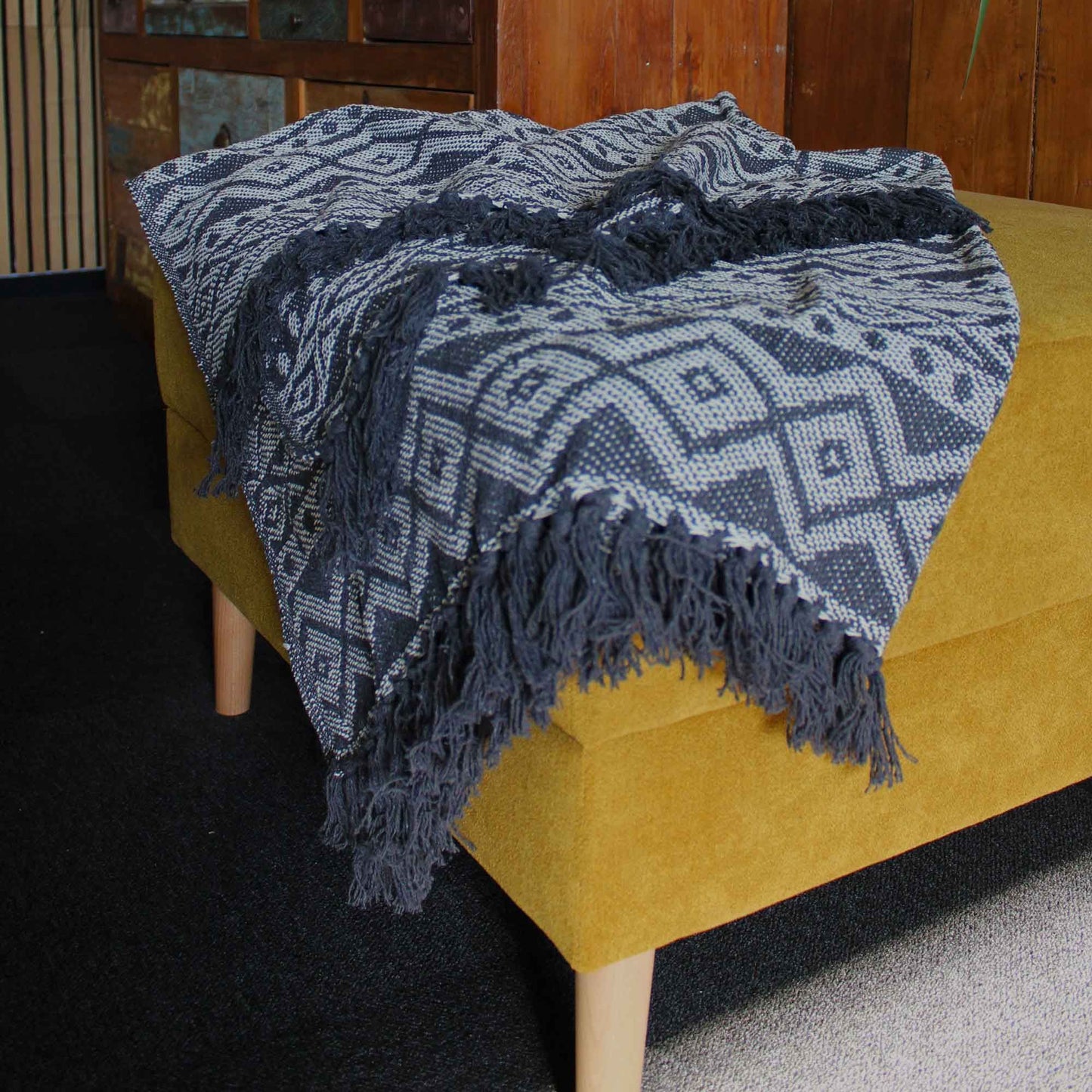 Boho Comfort Throw – Grey Geometric (125 × 150 cm) | Balance, Texture & Artisan Calm | 2