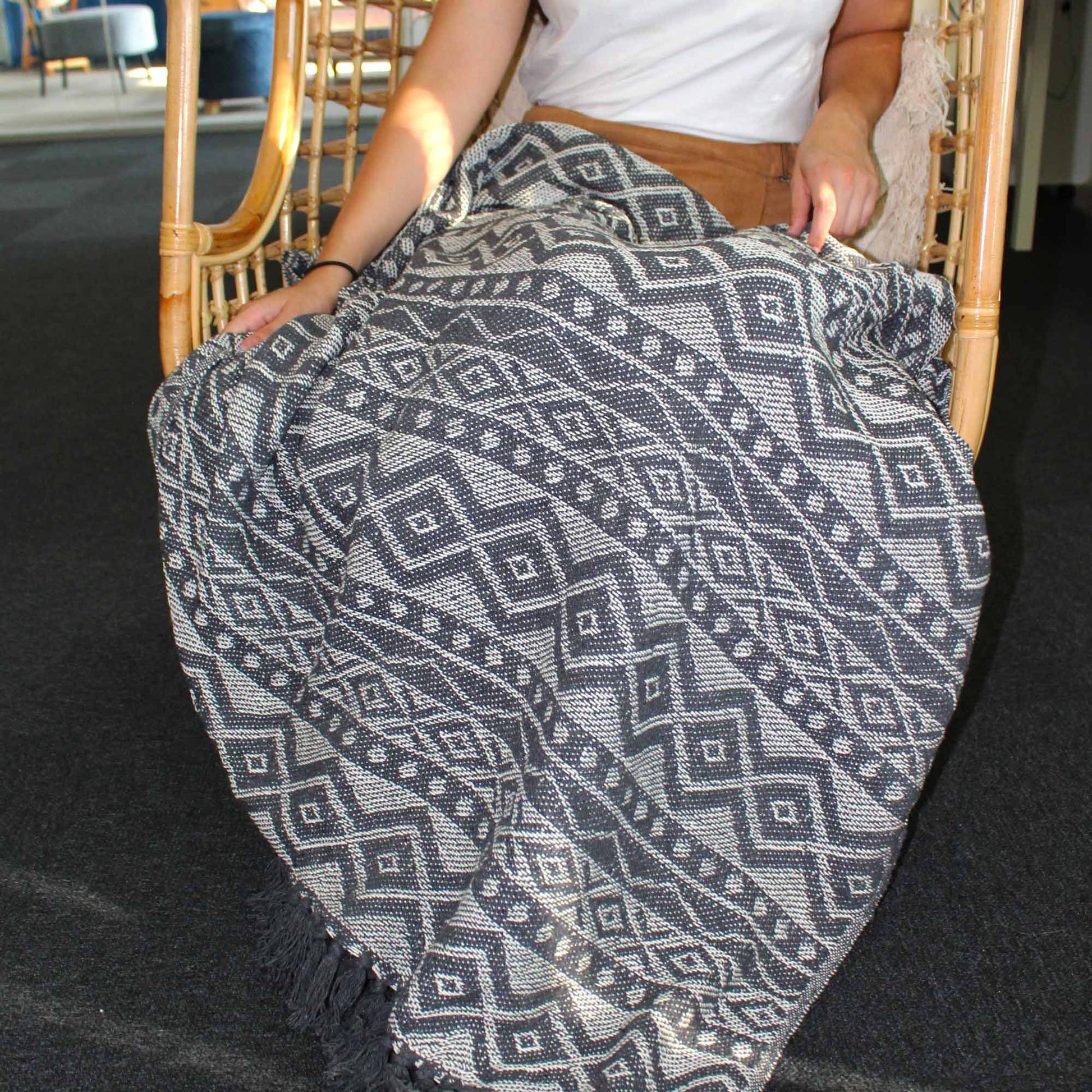 Boho Comfort Throw – Grey Geometric (125 × 150 cm) | Balance, Texture & Artisan Calm | 3